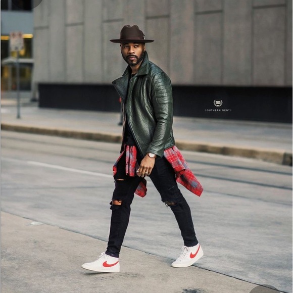 Meet your Posher, Holly - Picture 14 of 16